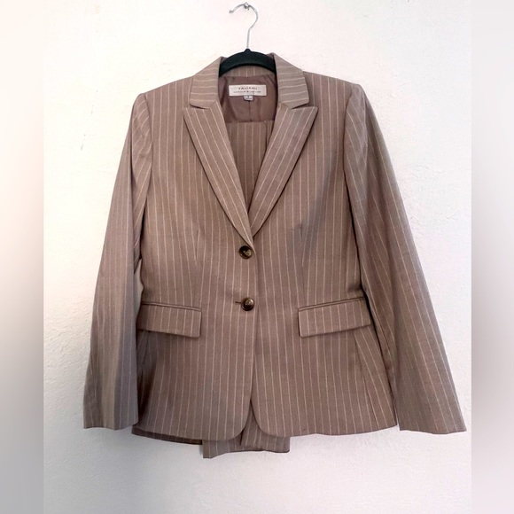 Suit - Picture 1 of 9